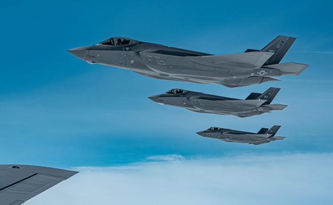 На фото: группа самолётов F-35A Lighting II.