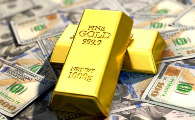 На доллар навели порчу. Почему частные инвесторы избавляются от американской валюты