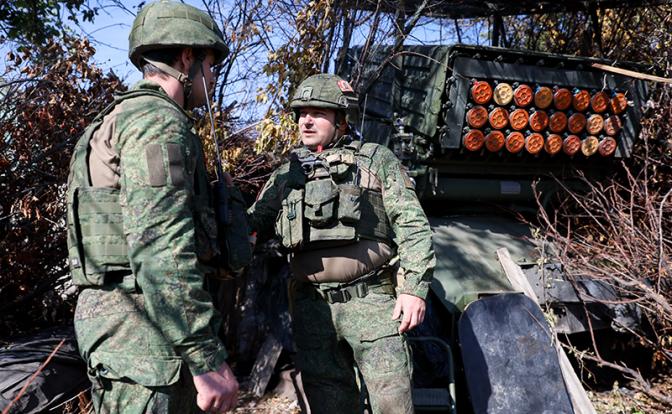 «Слоеный пирог» Добропольского выступа: ВСУ пытаются взять наших в «клещи», но сами попадают в «кольцо»