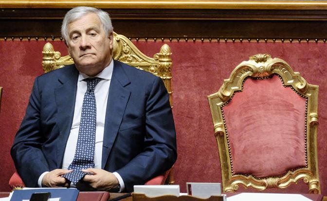 На фото: министр иностранных дел Италии Антонио Таяни