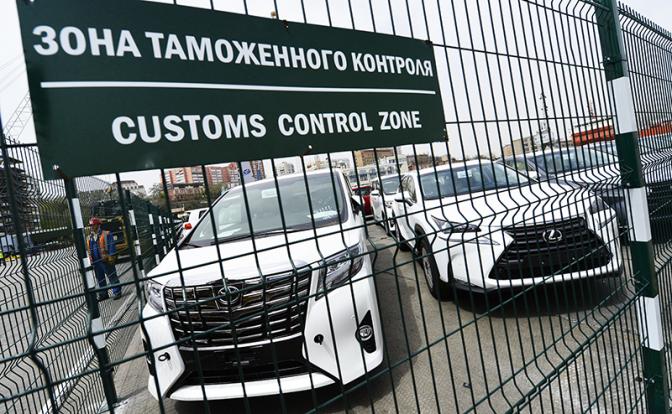 Утильсбору дали месяц на раздумье: Денис Мантуров отправил Минпромторгу новое задание