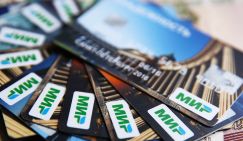 Медведев рассказал, почему коммерческие банки России хотят отказаться от карты «МИР» в пользу улыбки