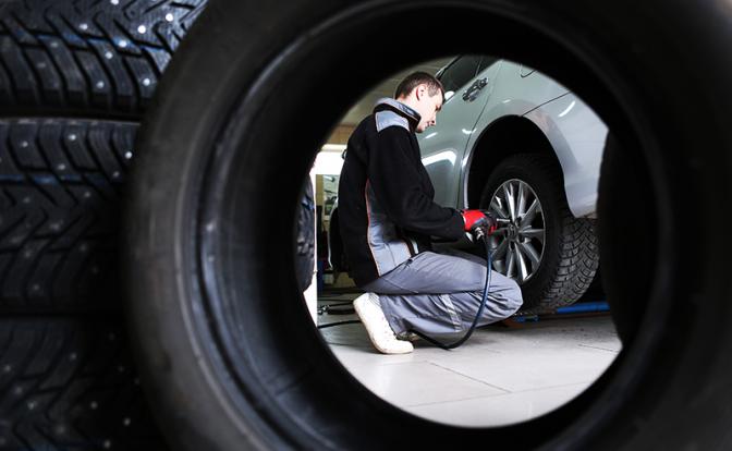 Утильсбор проехался по "резине": Колеса стали дорожать, и дело не только в зиме