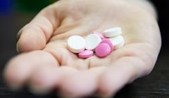 Мясников перечислил главные ошибки при приеме таблеток