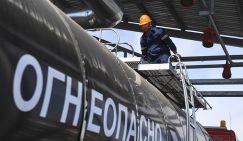 Киев ликует, Москва, насупившись, молчит: Россия вслед за картошкой, яйцами и молоком начнет закупать за границей бензин