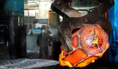 Заказов все меньше, цеха консервируют. Дыры в региональных бюджетах заставляют экономить на людях