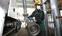 Где бензин? НПЗ сократили мощности, чтобы построить защиту от дронов