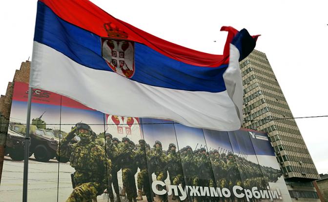 Кольцо вокруг Белграда сжимается: Сербию опять бомбят. Пока что угрозами