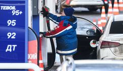 Цены на бензин долго стеснялись, но таки сорвались с цепи
