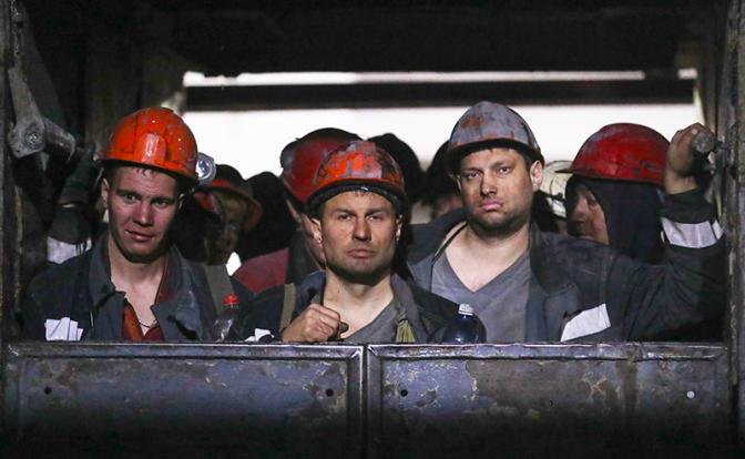 Надбавка за смерть. Начальство довело шахтеров до гибели, получая в месяц 35 их зарплат