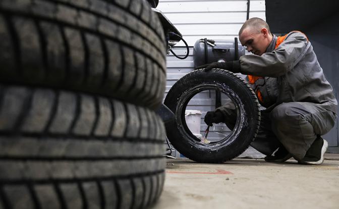 Инструктор по вождению рассказал, стоит ли менять шины на автомобиле в межсезонье