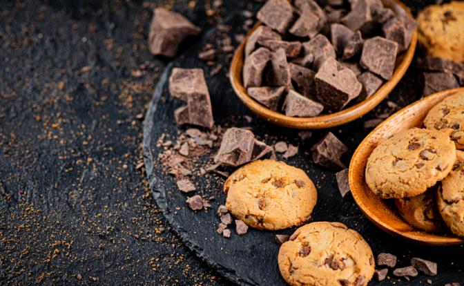 Названа неожиданная причина тяги к сладкому