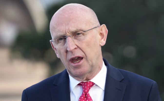 На фото: министр обороны Великобритании Джон Хили