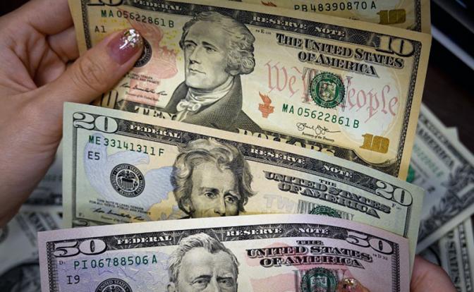 Президент России сможет регулировать курс валют: Госдума делегирует главе государства функции ЦБ