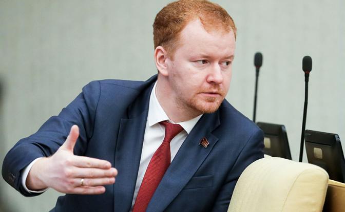 На фото: депутат Госдумы от КПРФ Денис Парфенов