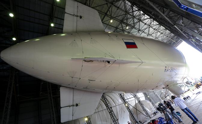 На фото: дирижабль AU-30 в ангаре на территории воссозданного дирижабледрома "Киржач".