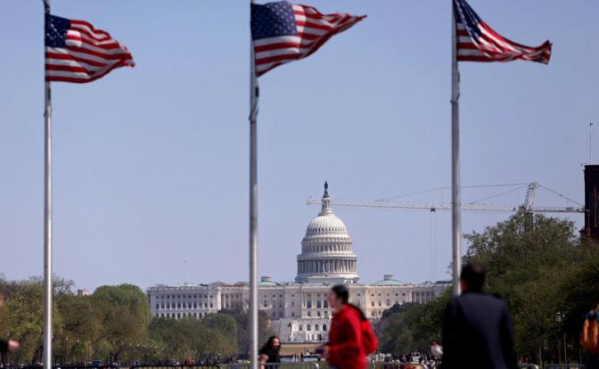 На фото: Капитолий США.