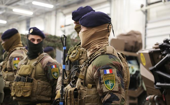 СВР: Франция готовится развернуть воинский контингент на Украине