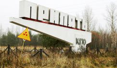 Заповедник ухилянтов: Псы Чернобыля красятся в патриотические цвета Незалежной