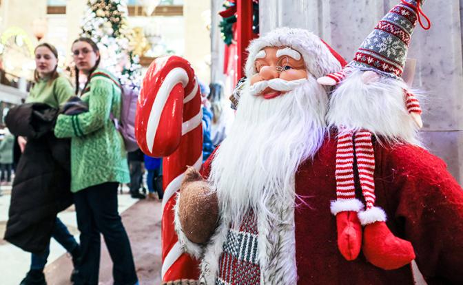 Праздничная нажива: зачем Россия начала готовиться к Новому году уже в октябре