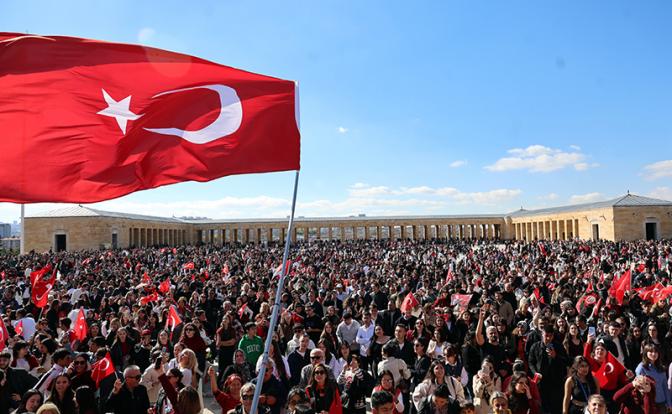 У Эрдогана большие проблемы – с зуммерами, курдами и мэрами