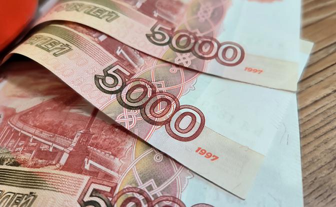 Эксперт оценил, упадет ли рубль до 100 от новых санкций