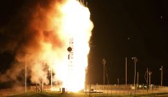 Бумажный тигр рвёт и мечет: США проспали начало гонки вооружений