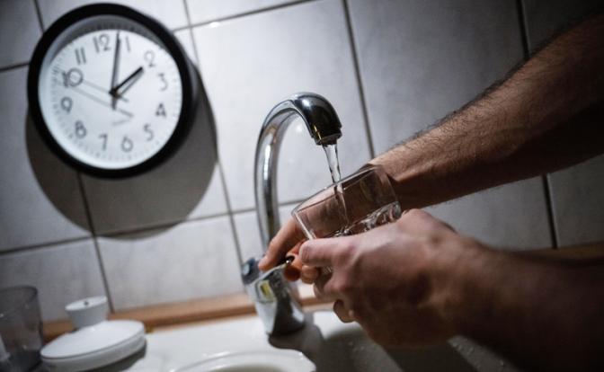 Малышева озвучила простой способ быстро заснуть при пробуждении ночью