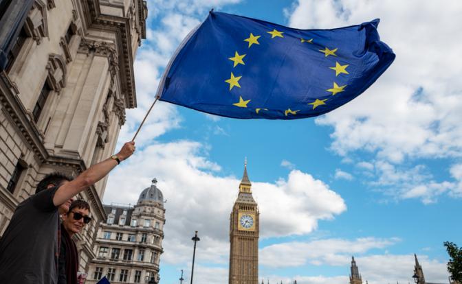 На Западе заговорили о крахе Великобритании и Евросоюза