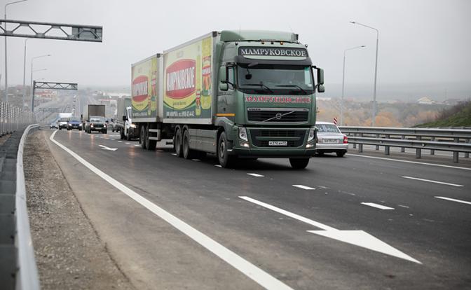 Дальнобойщики взывают к президенту: «Владимир Владимирович, остановите уже беспредел на дорогах!»