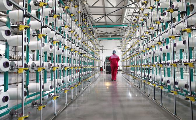 Значительную динамику роста показывают ведущие промышленные отрасли: металлургия, отрасли машиностроения, химия и нефтехимия, текстильная промышленность.