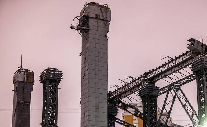 Более 100 машин повреждены после обрушения опоры комплекса «Снежком» в Подмосковье