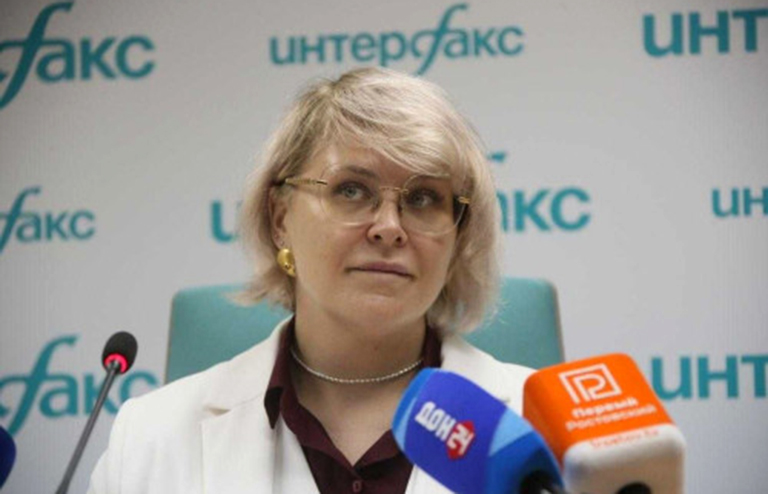 На фото: заместитель губернатора региона, министр транспорта Алена Беликова