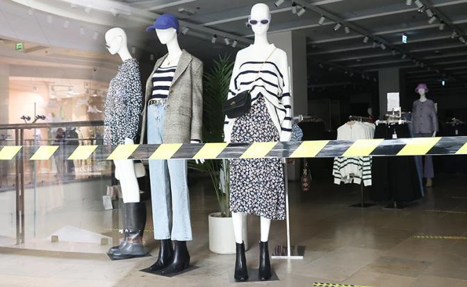 Старые вешалки: почему фэшн-ритейл массово уходит из торговых центров