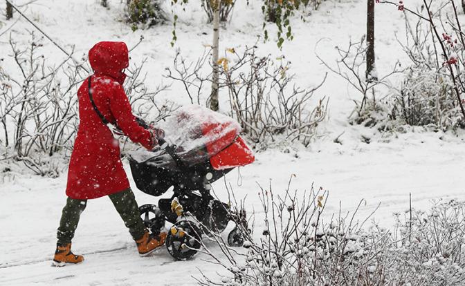 «За второго ребенка надо квартиру давать»: Сибирь и Урал теряют людей, хотя богатств на пол-Европы хватит