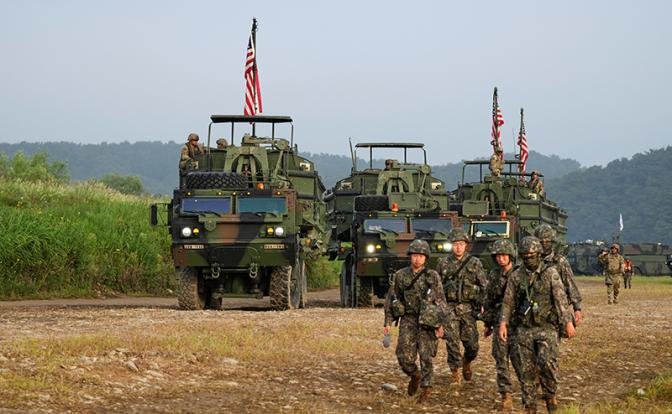 На три фронта: Вашингтон нацеливает пушки на Пекин, Пхеньян и Владивосток