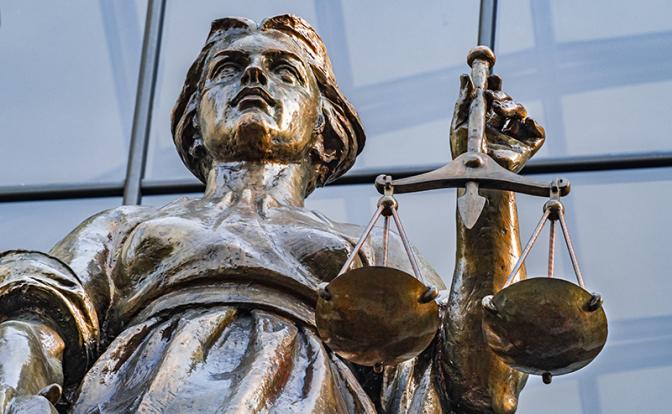 Не божьи одуванчики: 72-летняя пенсионерка судится за квартиру, которую продала жене участника СВО