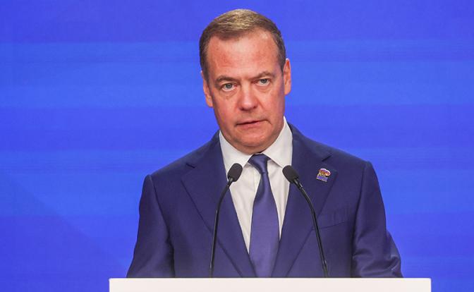 На фото: заместитель председателя Совета Безопасности РФ Дмитрий Медведев.