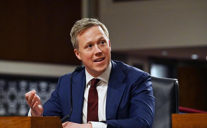 На фото: министр армии США Дэн Дрисколл