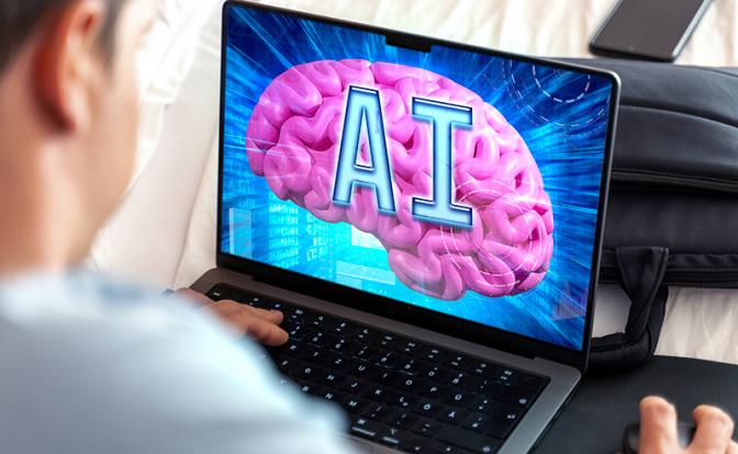 "Алиса, скажи диагноз!": Россияне пошли по виртуальным докторам со своими реальными анализами