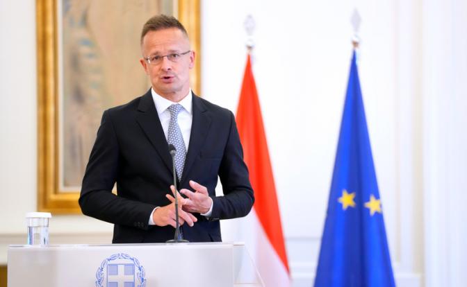 На фото: министр иностранных дел Венгрии Петер Сийярто.