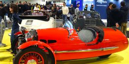 Коллекционный Maserati, трактор Lamborghini, пляжный Fiat 600 Jolly, болиды Ferrari: Выставка классических и спортивных автомобилей в Италии