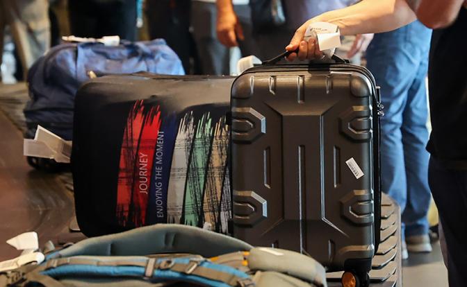 Кто роется в багаже? У российских туристов начали пропадать вещи из чемоданов