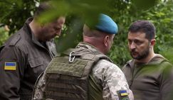 Конец Ермака: Кто станет новым "любимым партнером" Зеленского, когда этот отправится на фронт