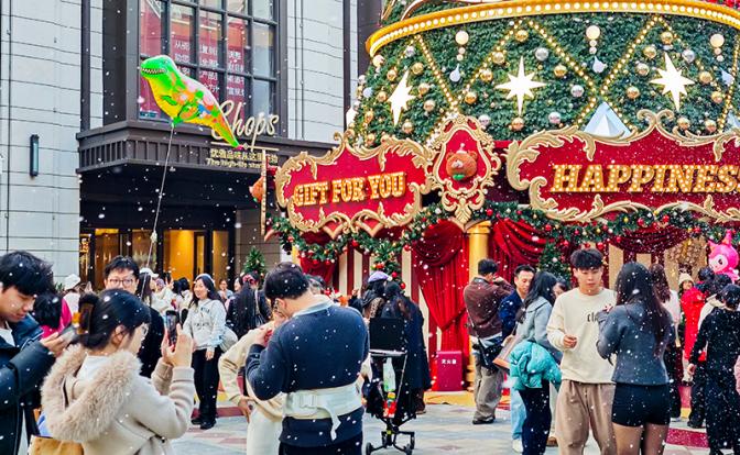 Новогодние подарки: Китайцы завлекают русских туристов... талонами на одежду и еду