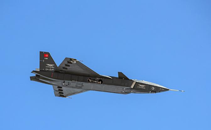 На фото: беспилотный истребитель Bayraktar Kızılelma