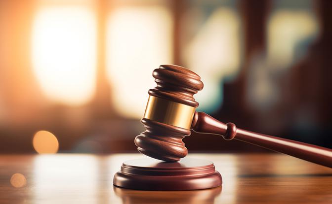 "Эффект Долиной" на Урале: собственник из-за алкоголя "забыл", как продал квартиру