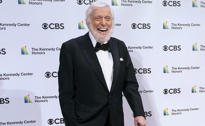 На фото: американский актёр Дик Ван Дайк