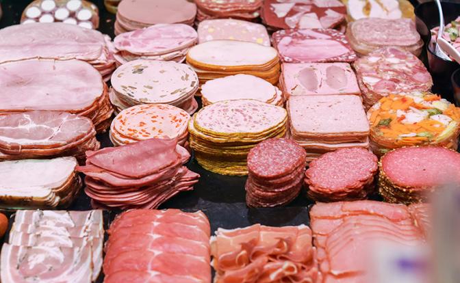 Названа безопасная доза колбасы