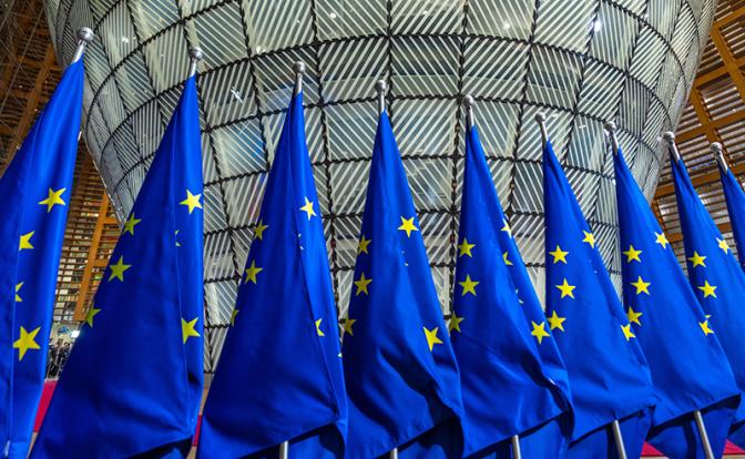 «Украинская зависимость»: Киев намерен доить европейскую корову еще полтора-два года